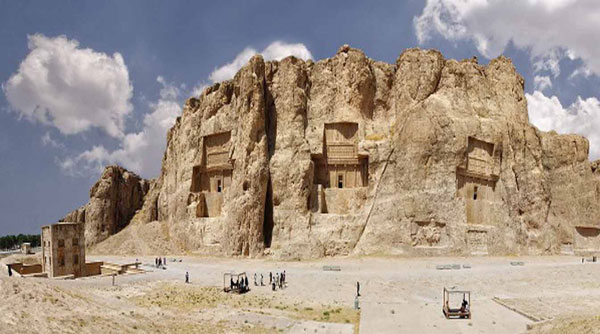 کعبه زرتشت در ایران از جاذبه‌های گردشگری آسیا